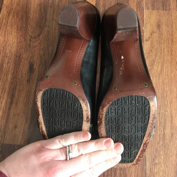 FRYE Andie buckle block heels. - Picture 3 of 3